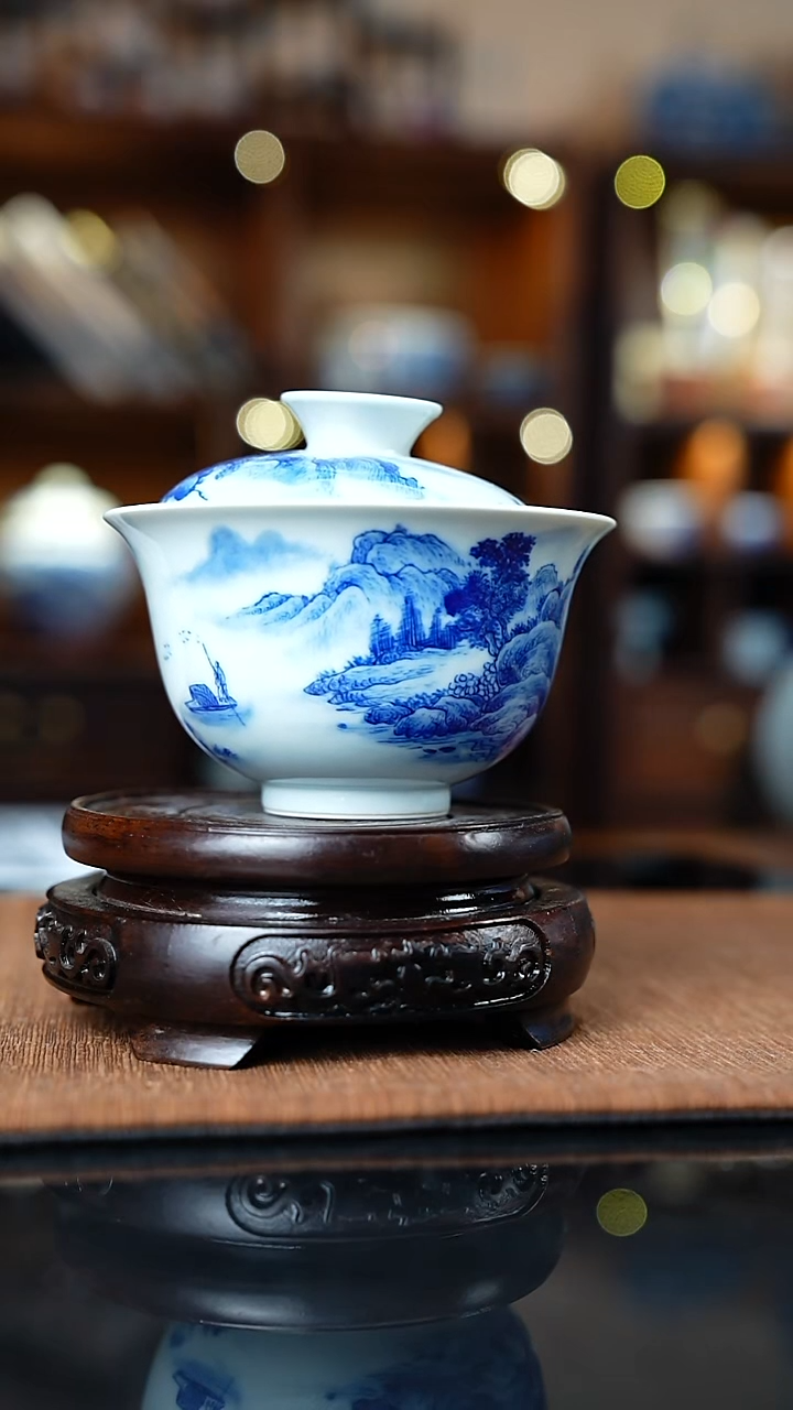 青花山水意境两才盖碗