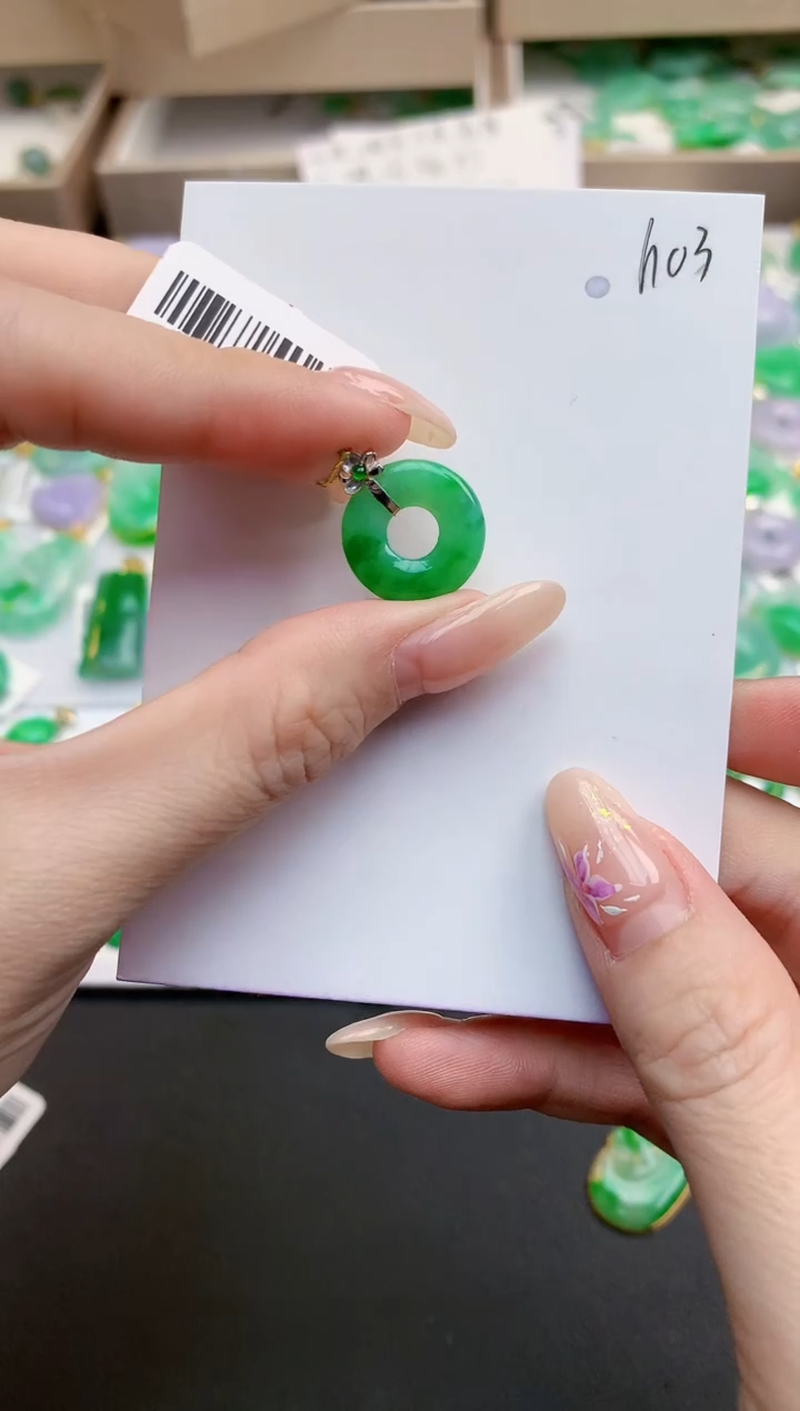 颈饰18K金镶嵌翡翠天然缅甸A货翡翠