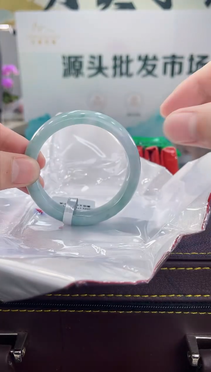 【闪购商品】翡翠手镯未镶嵌手镯