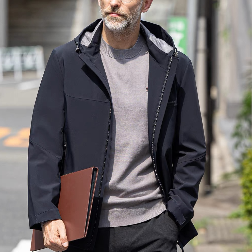 旅行家系列！春秋加厚款牛奶丝夹克！一线测柜剪标-仓065