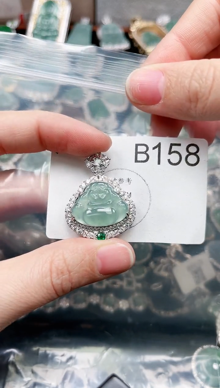 【闪购商品】翡翠颈饰未镶嵌赠皮绳158