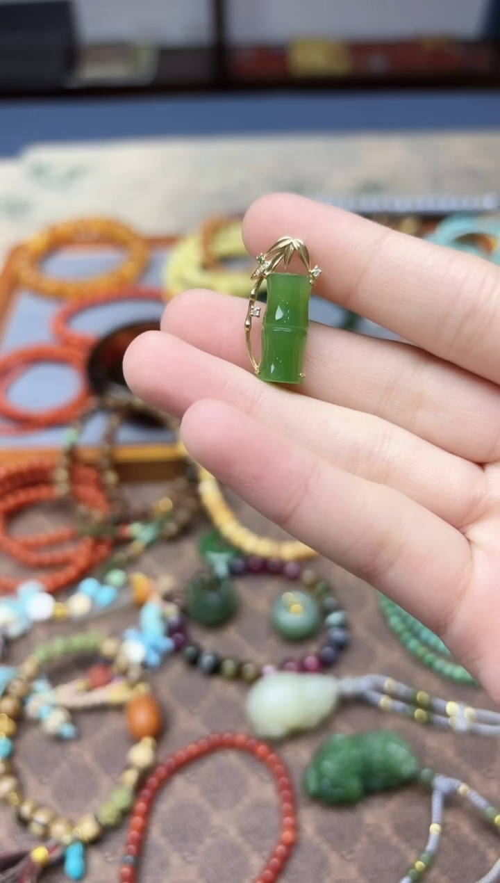 颈饰18K金镶嵌和田玉18K金竹节吊坠XEZB赠链