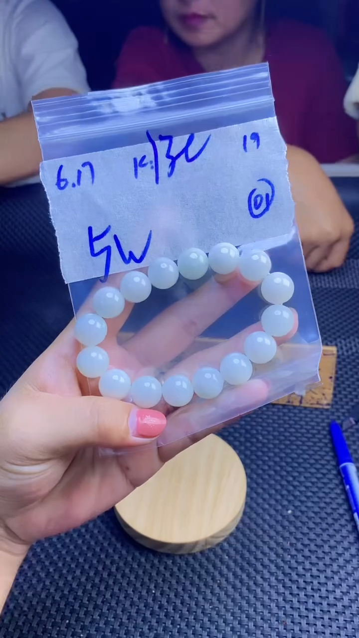 定制翡翠未镶嵌天然缅甸A货翡翠，多样性发货只发其一