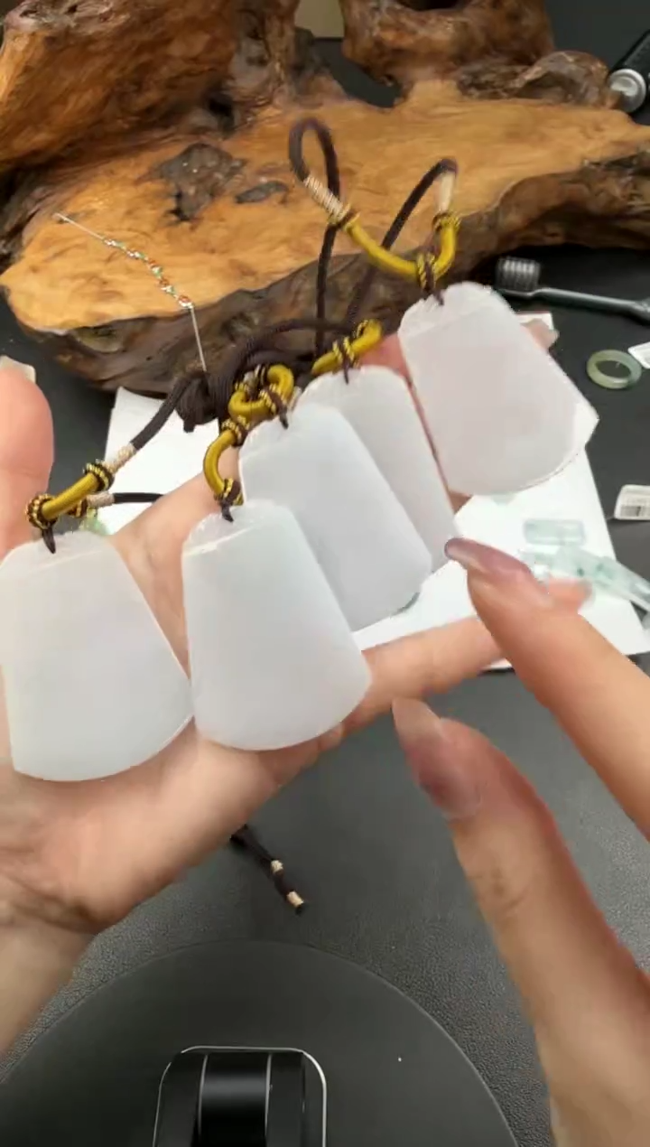 吊坠(不含链)18K金镶嵌翡翠翡翠饰品（多样性发货一件）-179