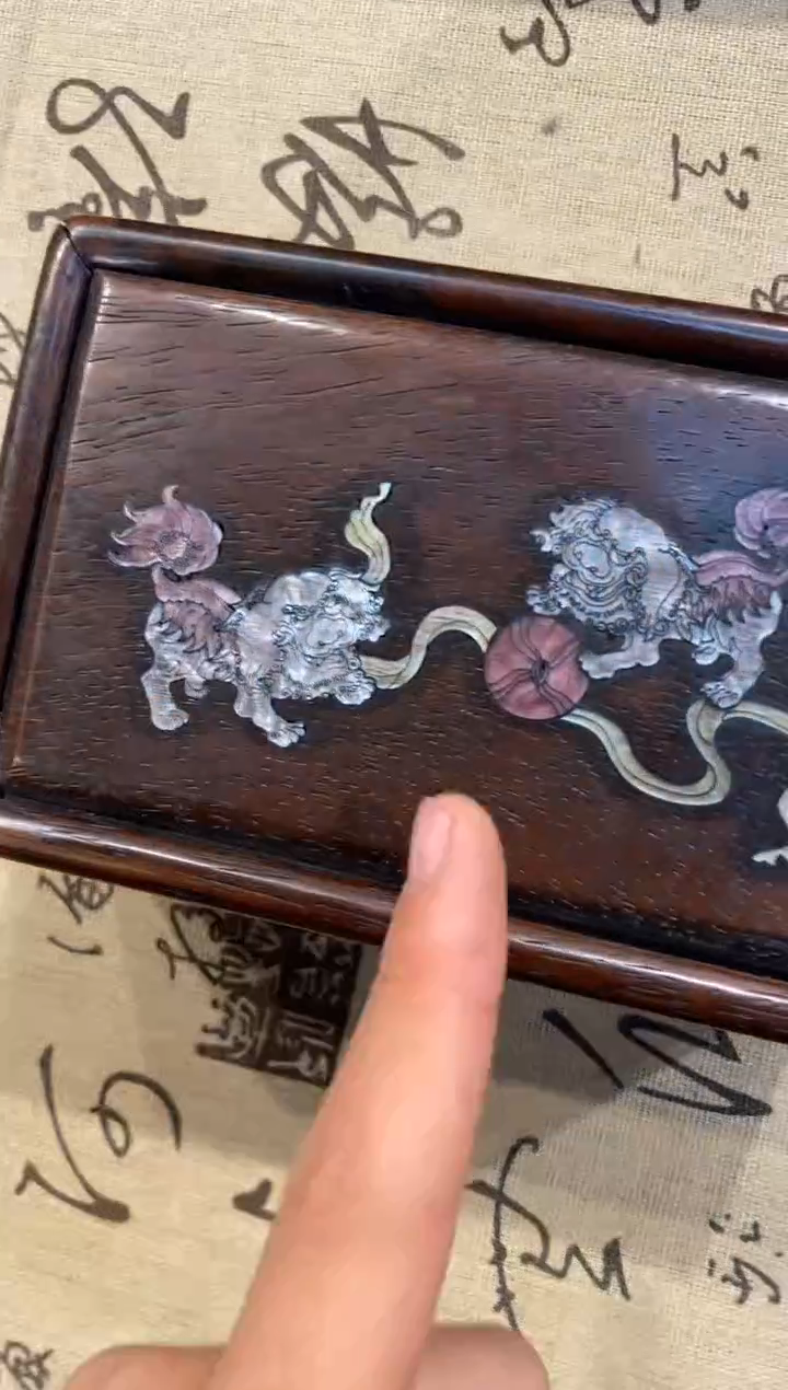花梨木类抽拉盒+手串 图案随机发货