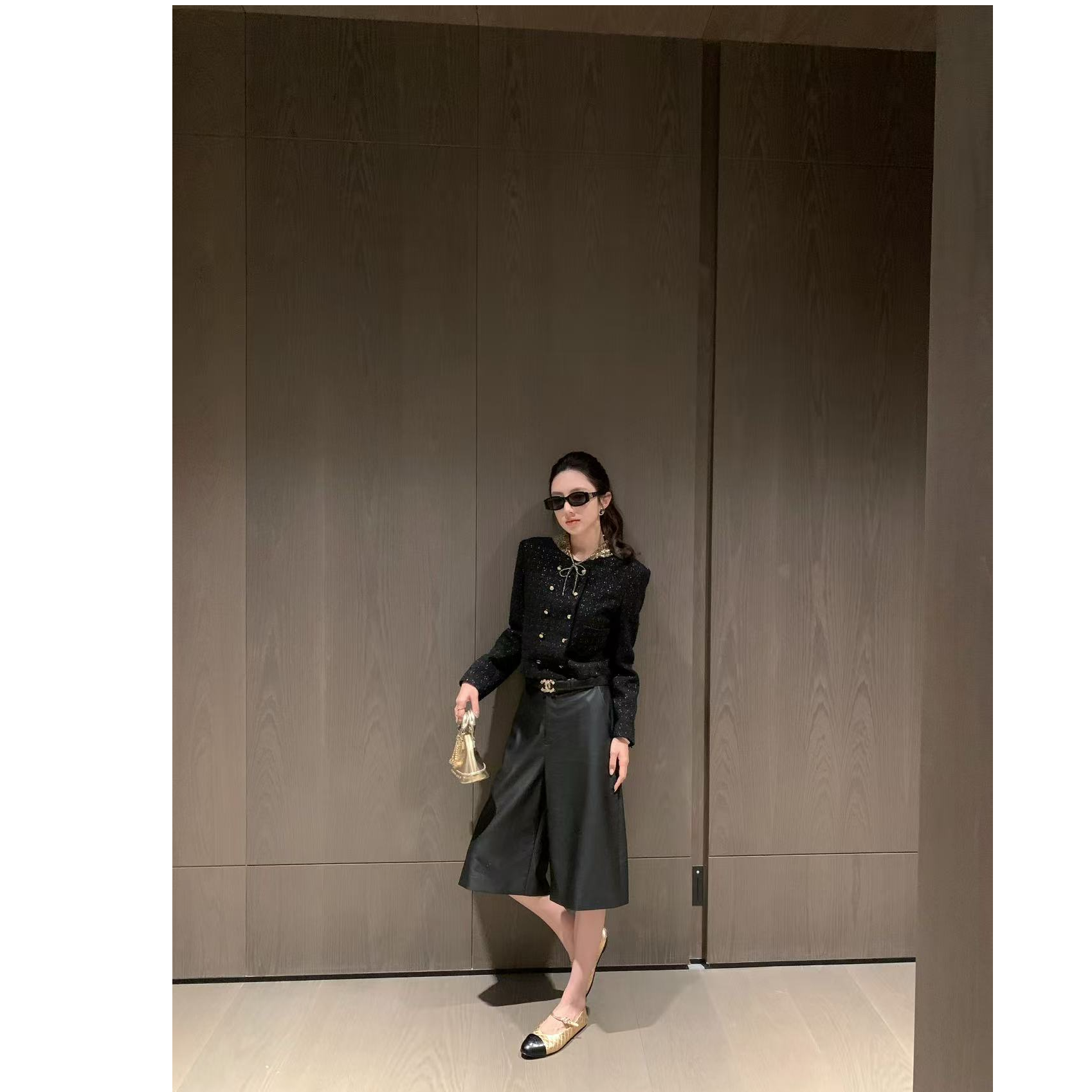 【盒子专享】颜值专线 惜贷亮片帽领亮丝长袖小香风外套