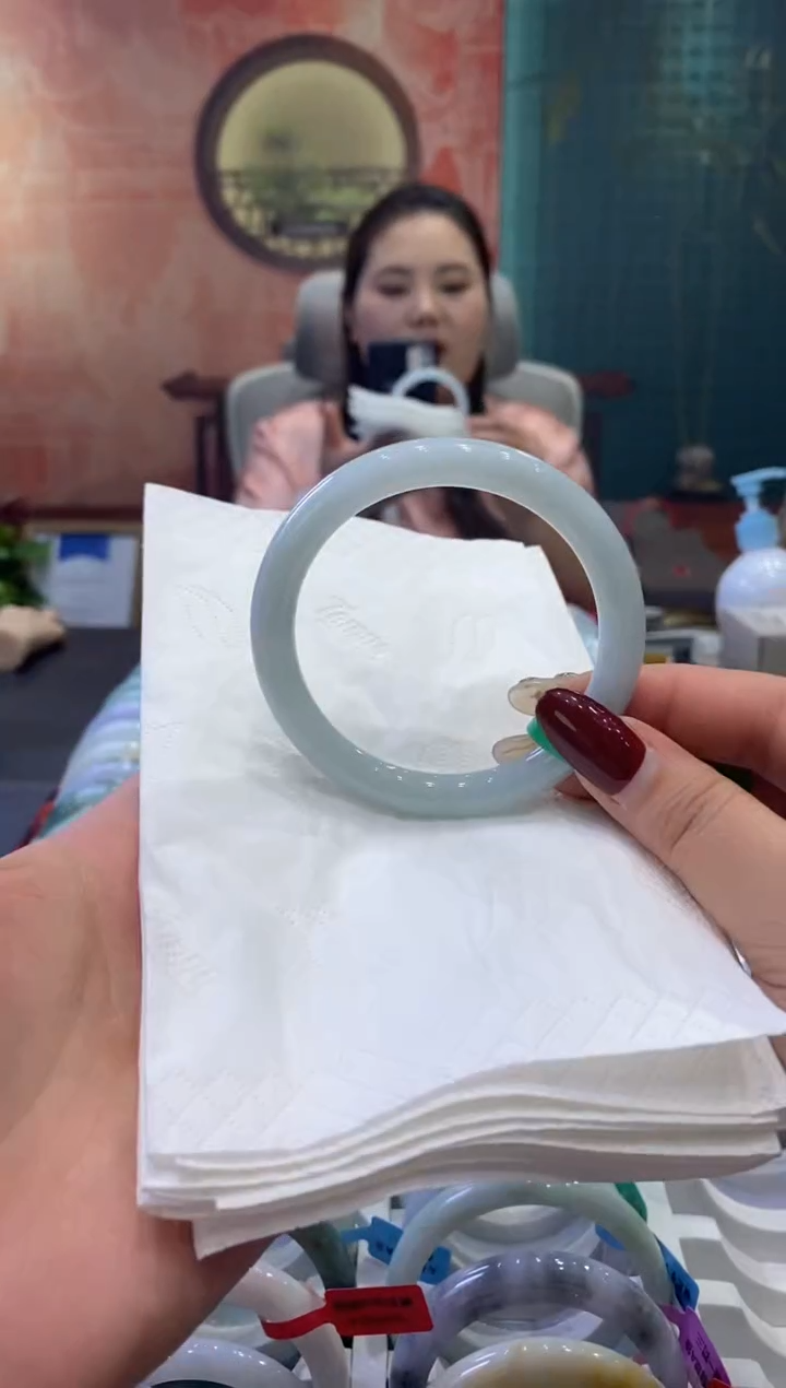 【闪购商品】翡翠手镯未镶嵌多人0002039