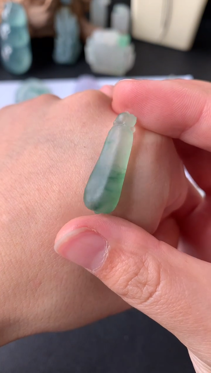 【闪购商品】定制翡翠未镶嵌翡翠