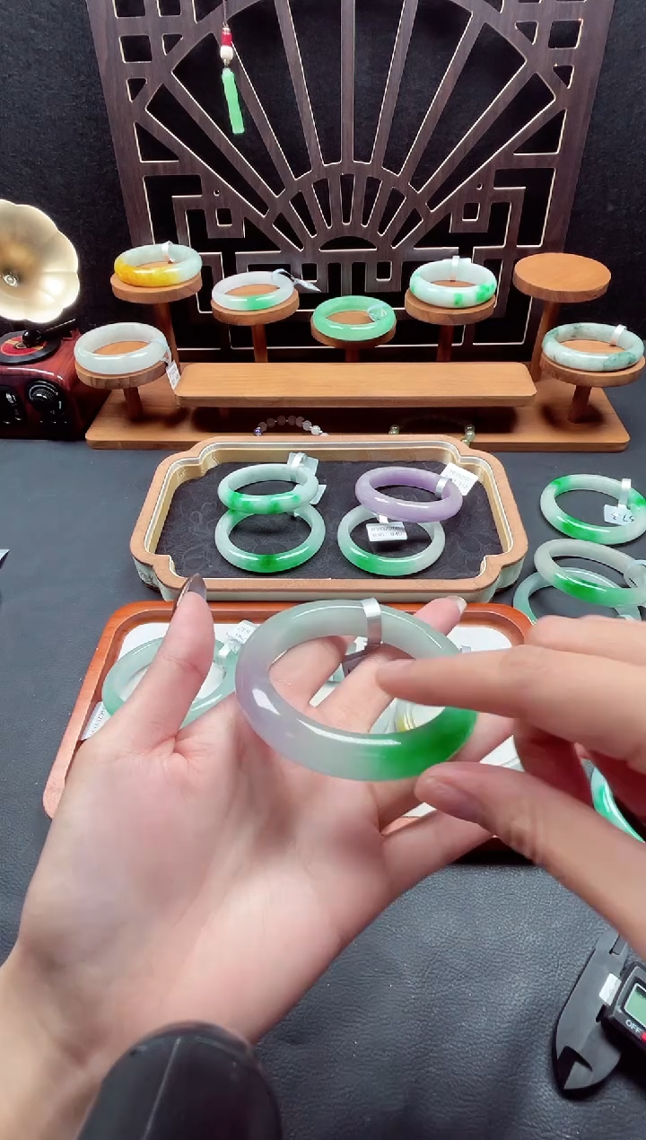 明天售后上班给您查