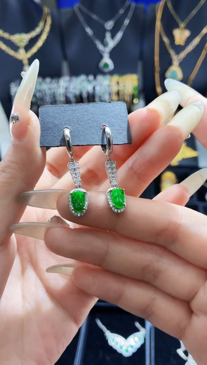 翡翠未镶嵌吊坠(不含链)天然翡翠a货 多样性发其一