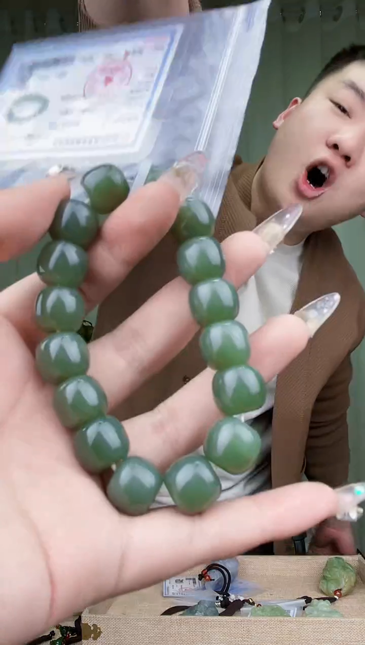 【闪购商品】和田玉挂件未镶嵌拍一发一，多样性发货！