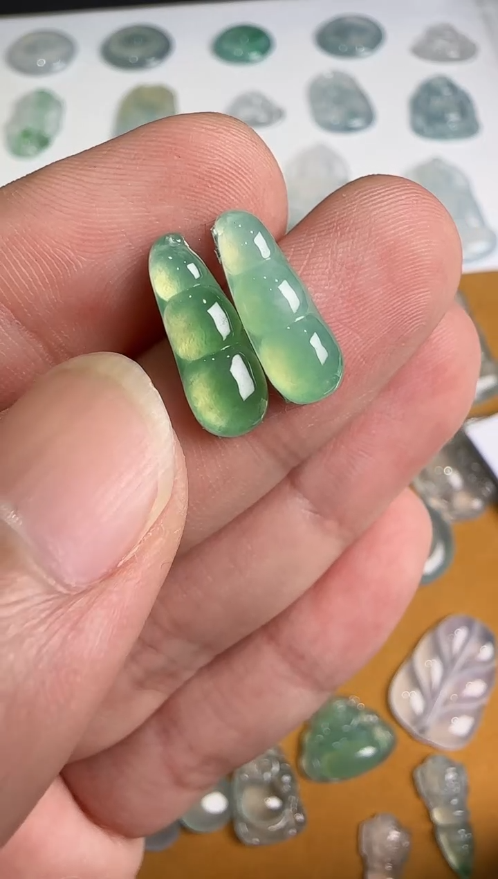 翡翠未镶嵌吊坠(不含链)豆子
