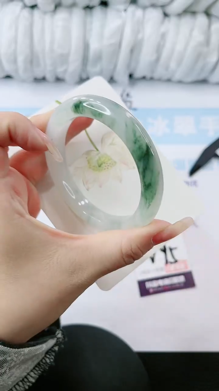 【闪购商品】石英质玉手镯未镶嵌 多样性发货V95