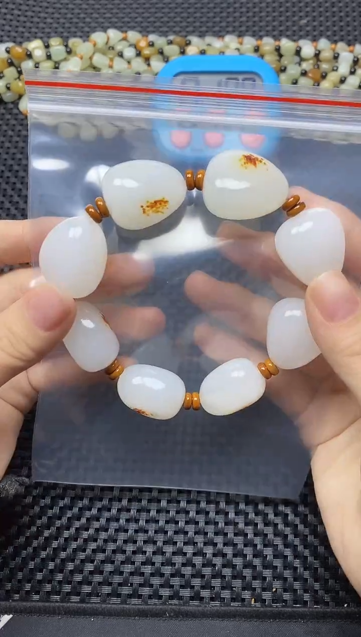 未镶嵌手链和田玉天***鸥手串