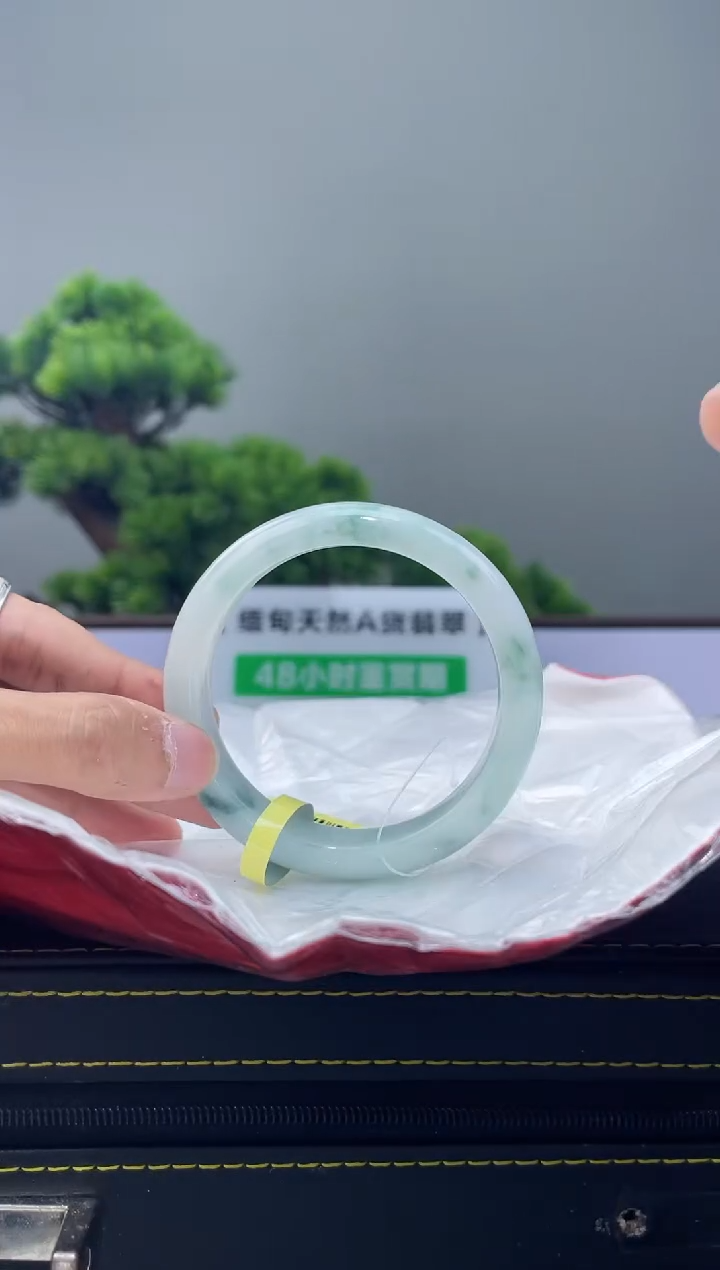 【闪购商品】翡翠手镯未镶嵌手镯31