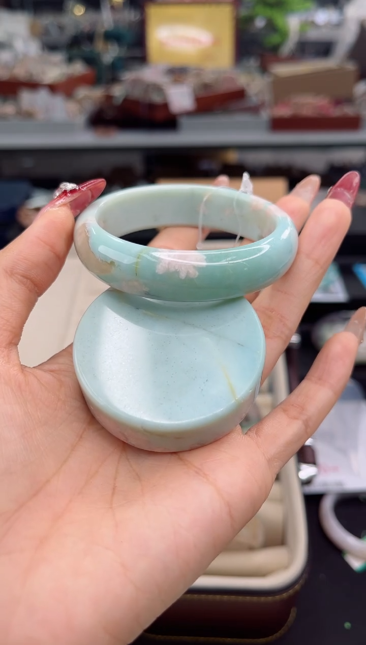 【闪购商品】石英质玉手镯未镶嵌54圈口（赠品镯心）3s9333