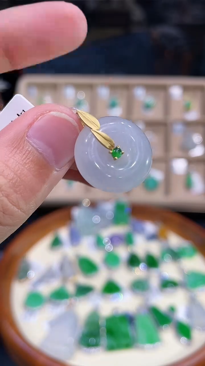 【闪购商品】翡翠吊坠(不含链)18K金镶嵌平安扣