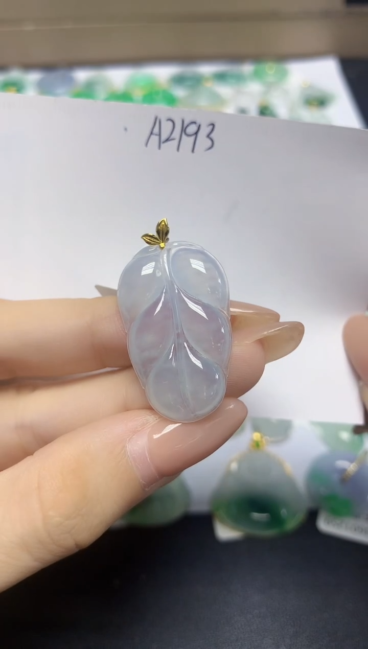 颈饰18K金镶嵌翡翠天然缅甸翡翠A货翡翠百元以上9元证书费自理