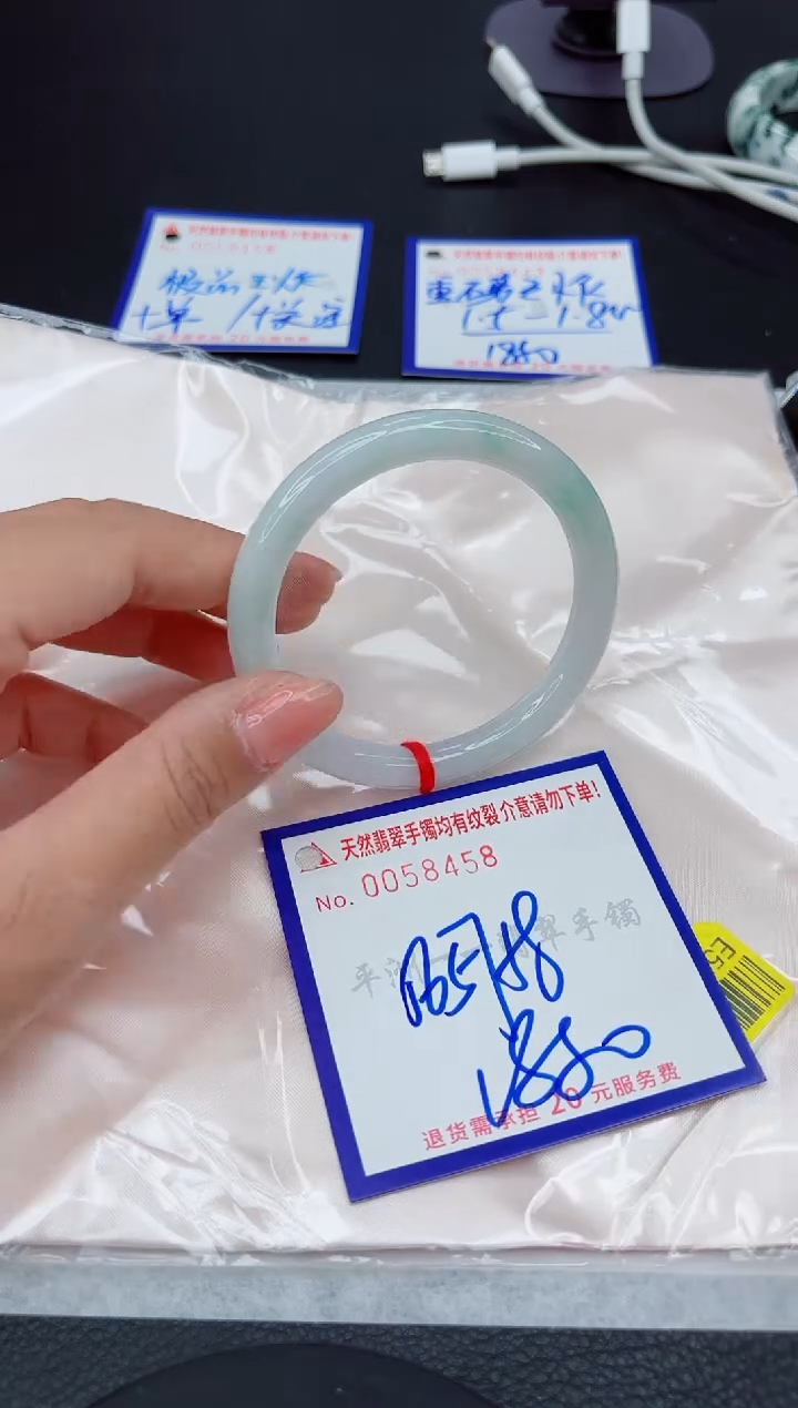 翡翠手镯未镶嵌1111111111111