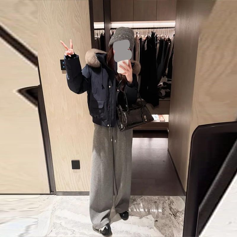 纯色慵懒风短款拉链外套女2025冬季新款保暖连帽毛领宽松棉服潮