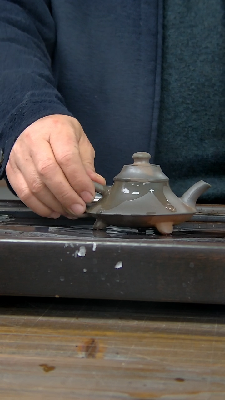 【闪购商品】贵台龙窑柴烧茶壶280