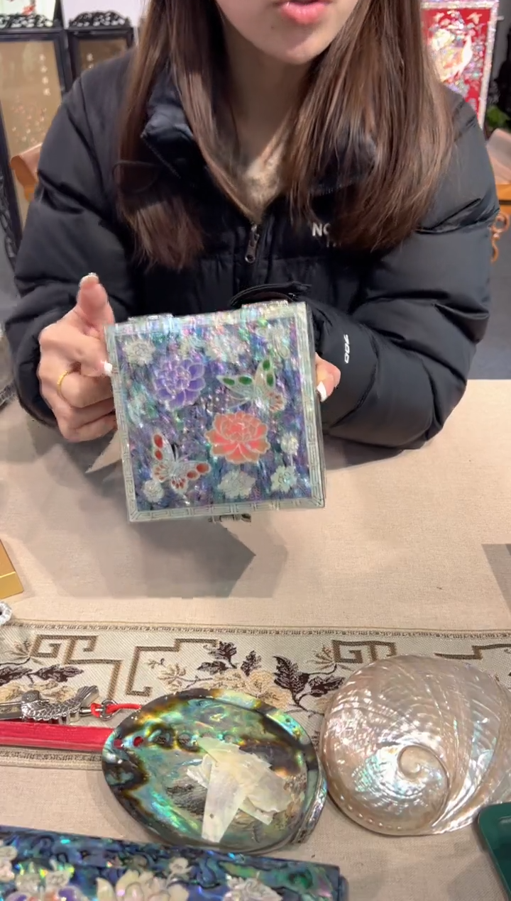 【闪购商品】白边黑底·弘贝雅螺钿漆器文化馆