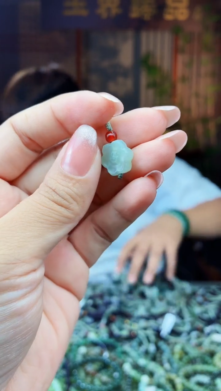 和田玉未镶嵌颈饰拍一发一