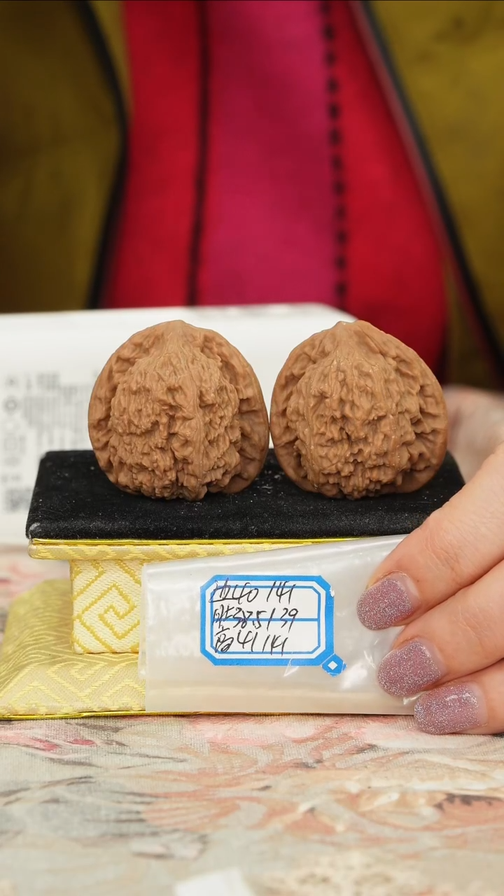 【闪购商品】文玩核桃把件蚂蚁沟官帽