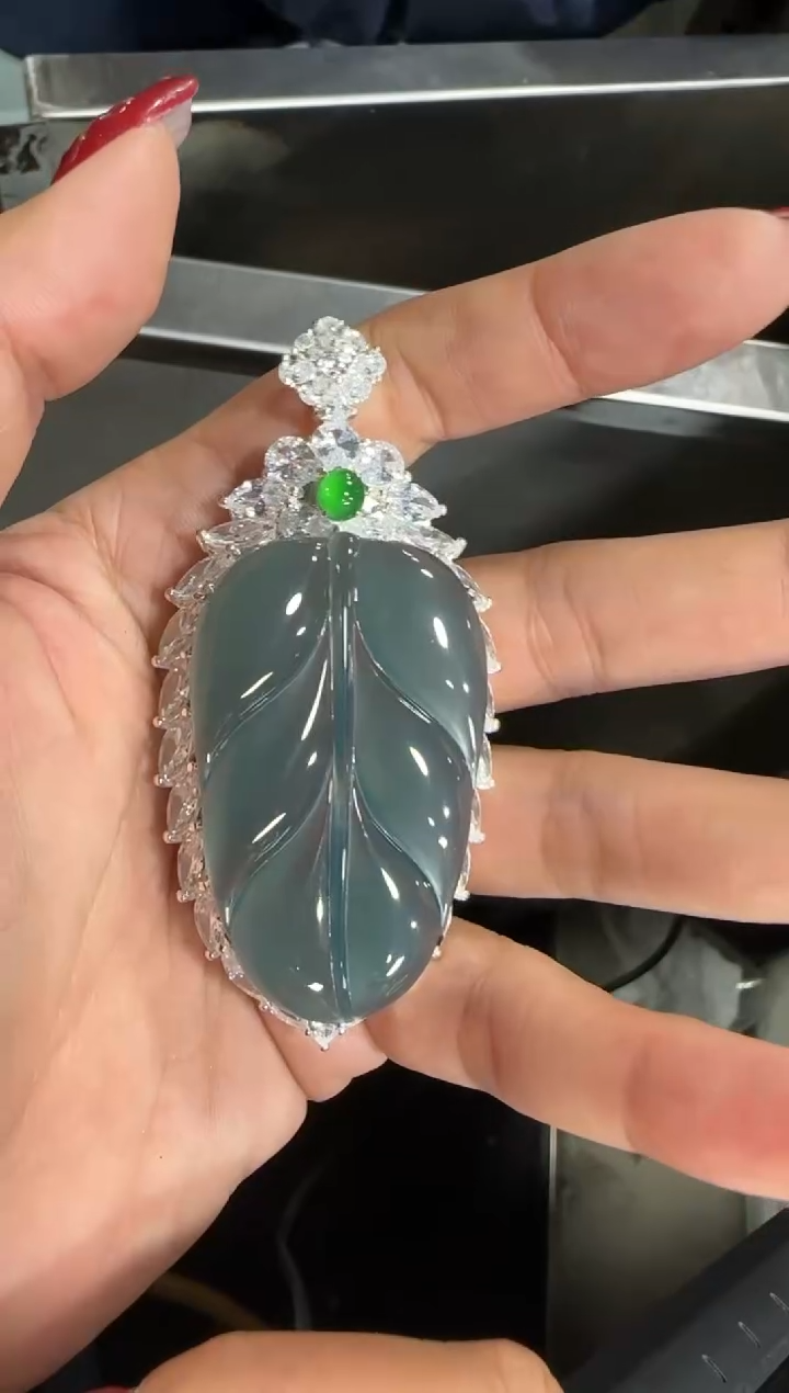 【闪购商品】翡翠吊坠(不含链)未镶嵌多样性发货拍一发一