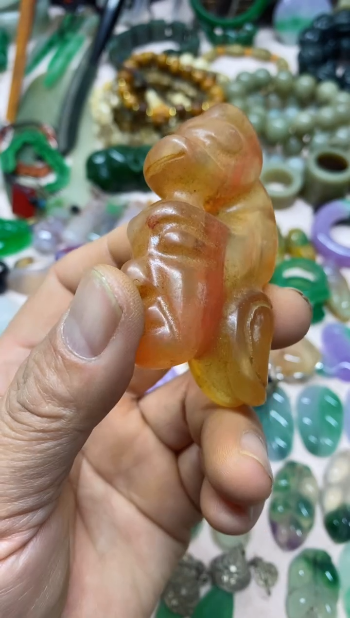 【闪购商品】19直播间的实时画面