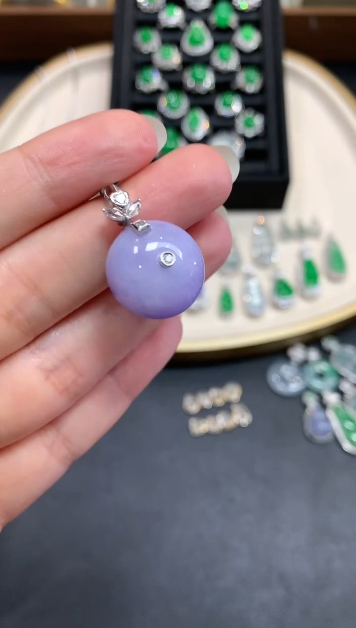 【闪购商品】翡翠吊坠(不含链)18K金镶嵌A33|3800