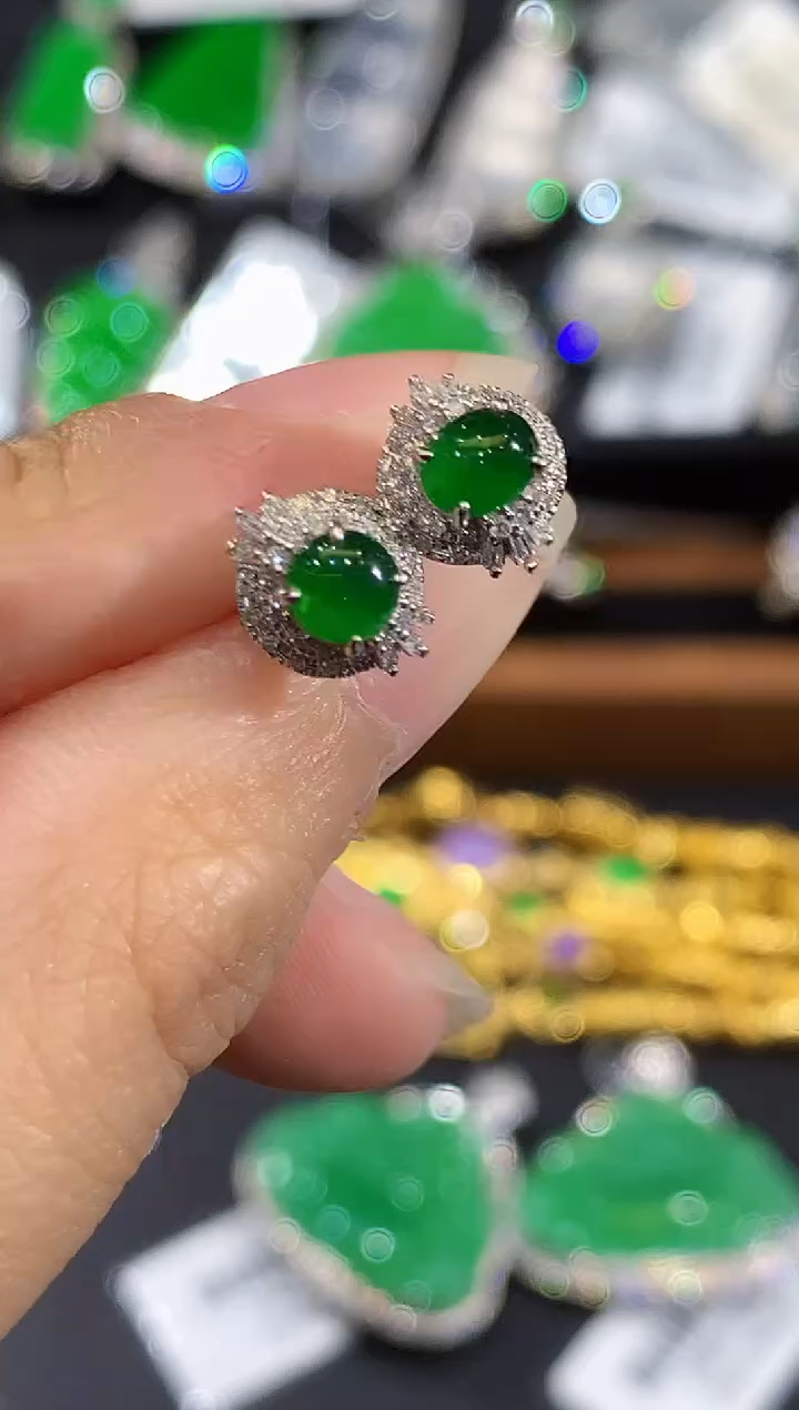 18K金镶嵌翡翠耳饰SY多样性发其一