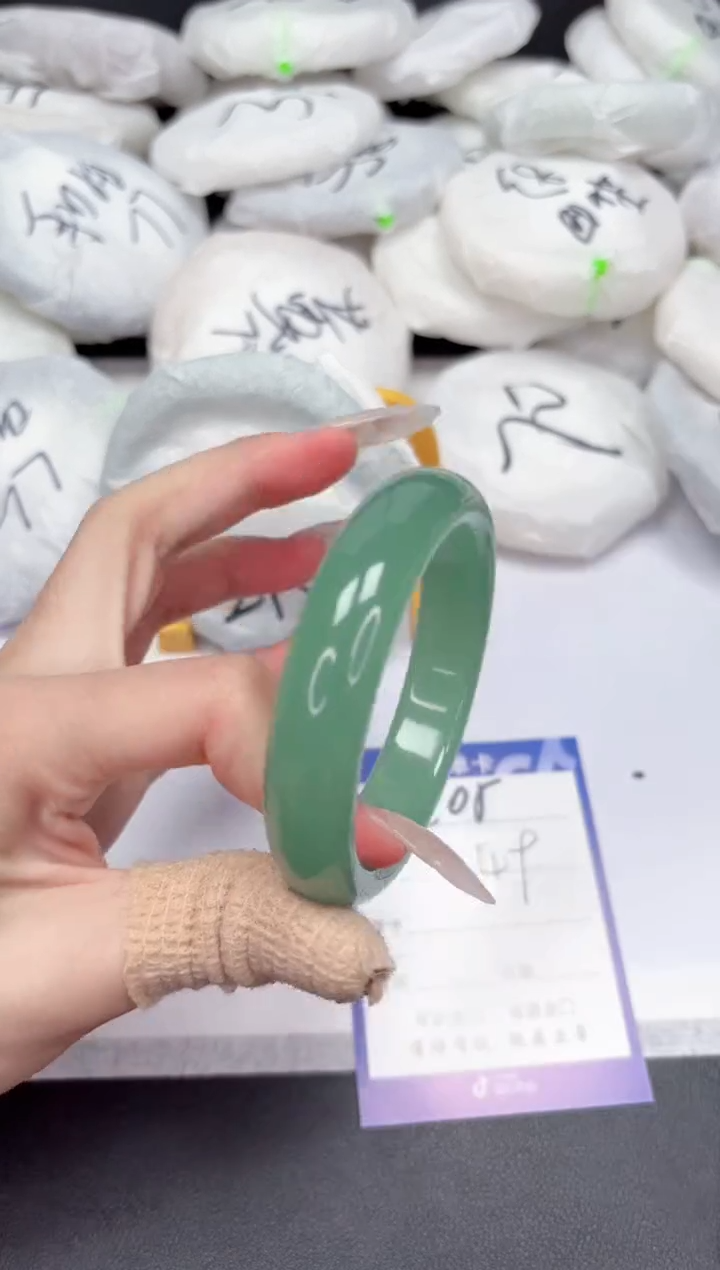 【闪购商品】石英质玉手镯未镶嵌205-56.7