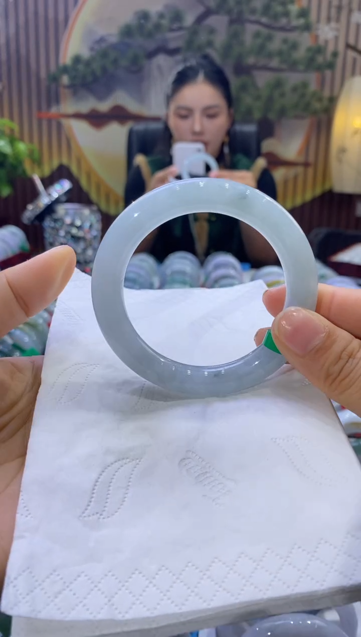 【闪购商品】翡翠手镯未镶嵌多人02586