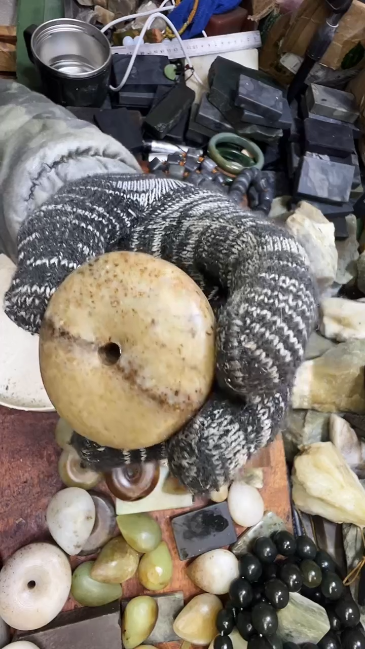 未镶嵌和田玉珠宝半成品1