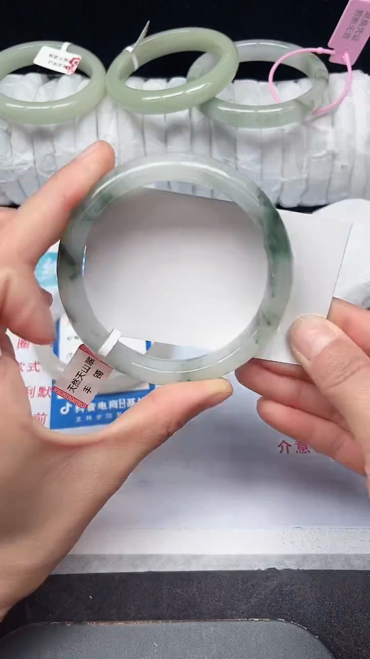 未镶嵌手镯石英质玉133-62/63