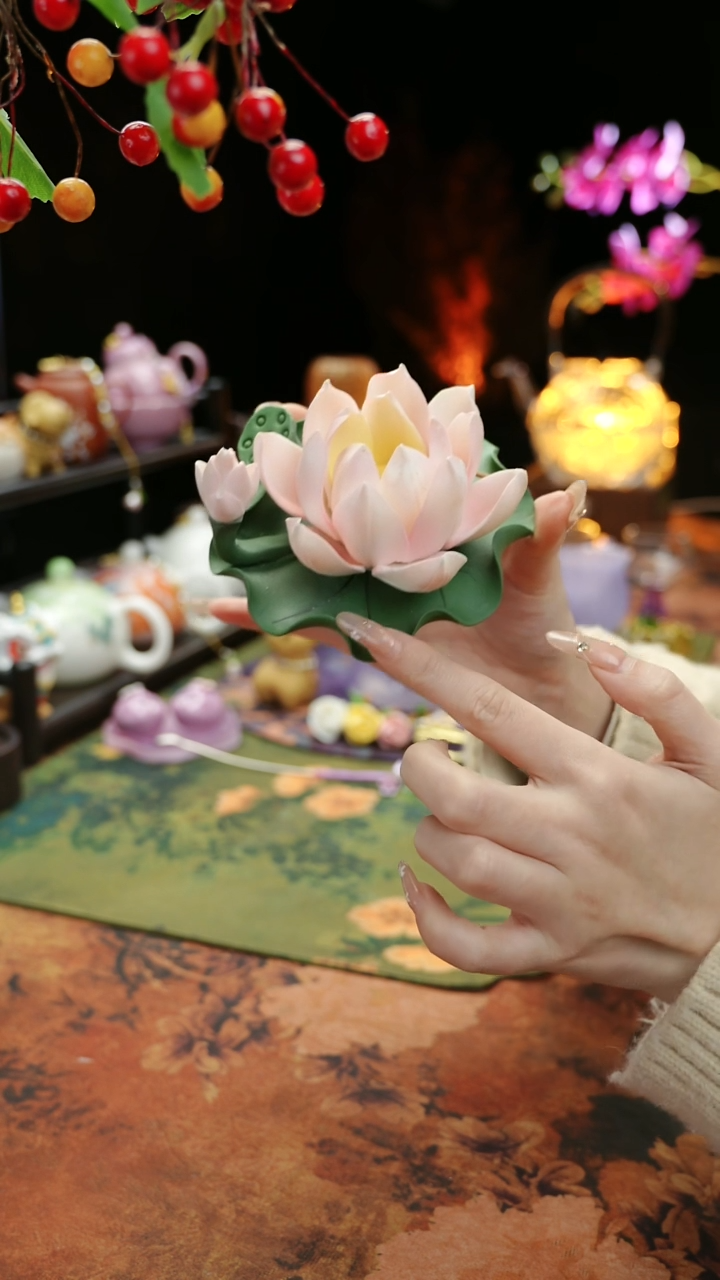 【闪购商品】陶瓷荷花摆件香插