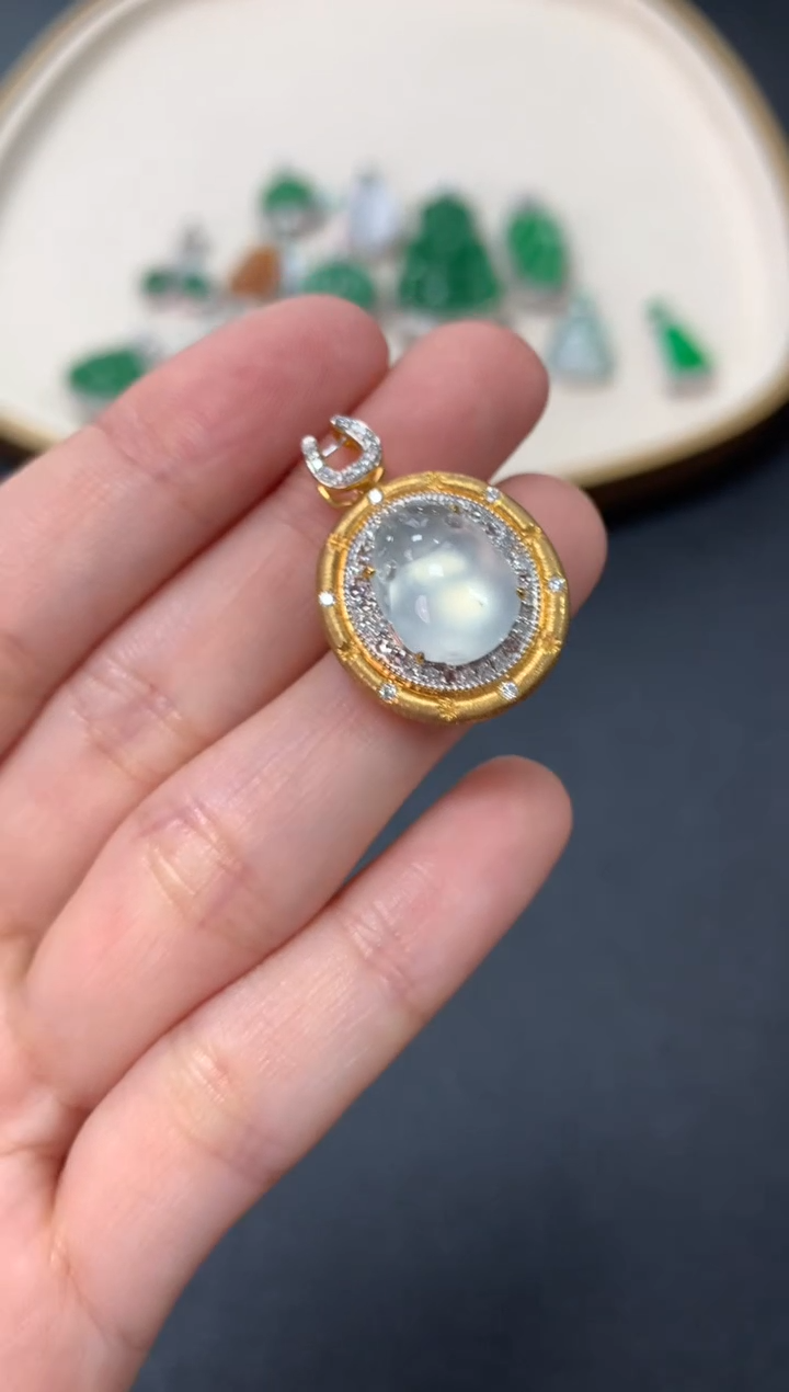 【闪购商品】翡翠吊坠(不含链)18K金镶嵌12800
