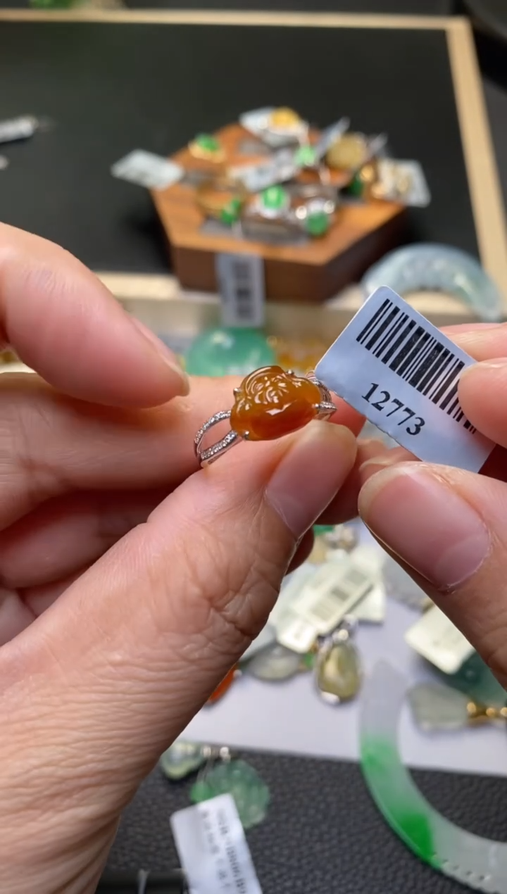 颈饰18K金镶嵌翡翠净货12773