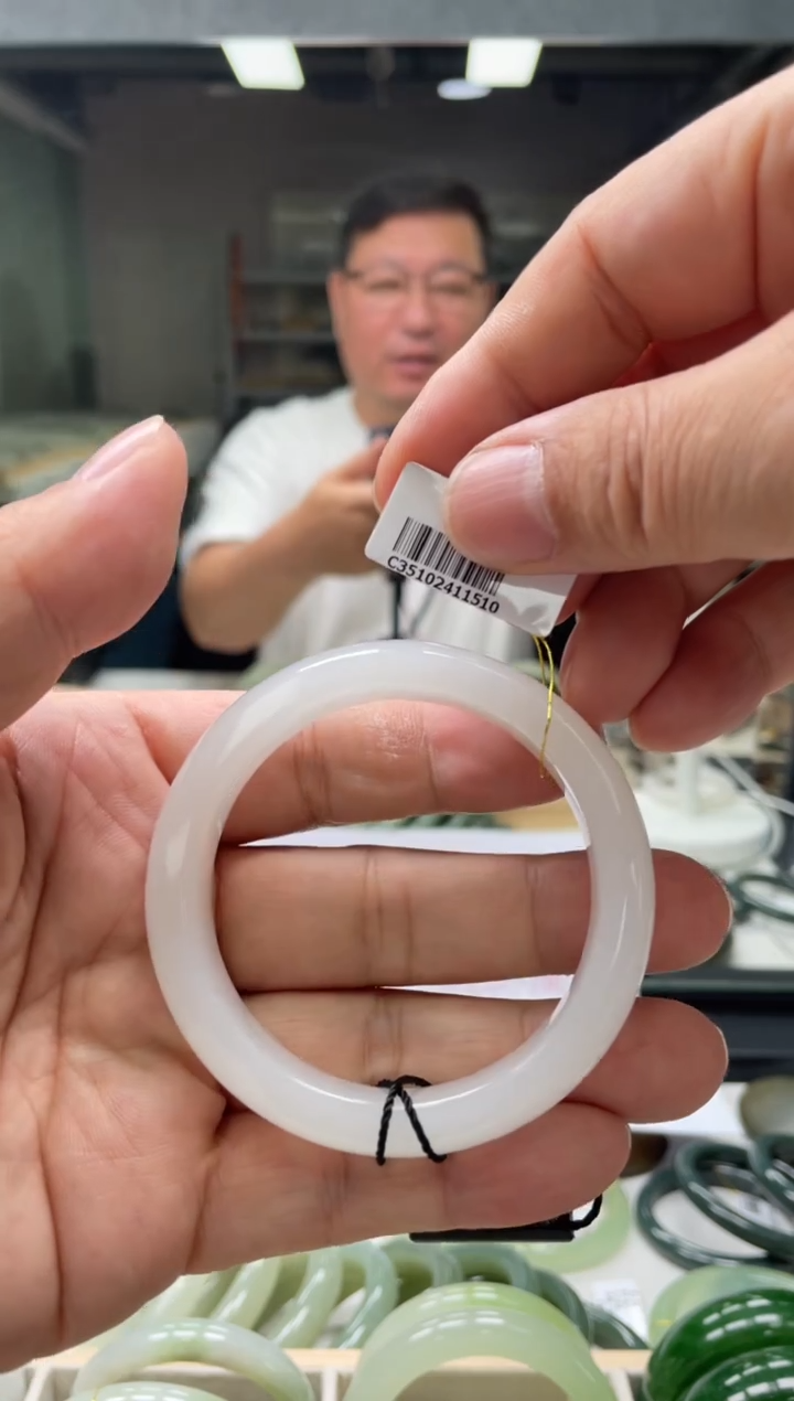 【闪购商品】和田玉手镯未镶嵌编码1510 圈口55-56