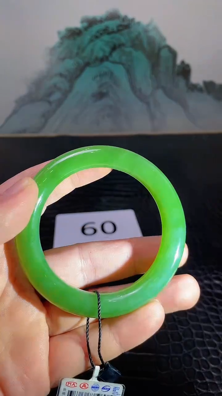 和田玉（碧玉）手镯未镶嵌一个