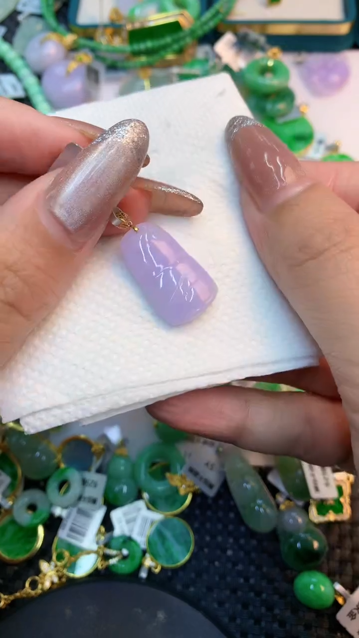 颈饰18K金镶嵌翡翠1