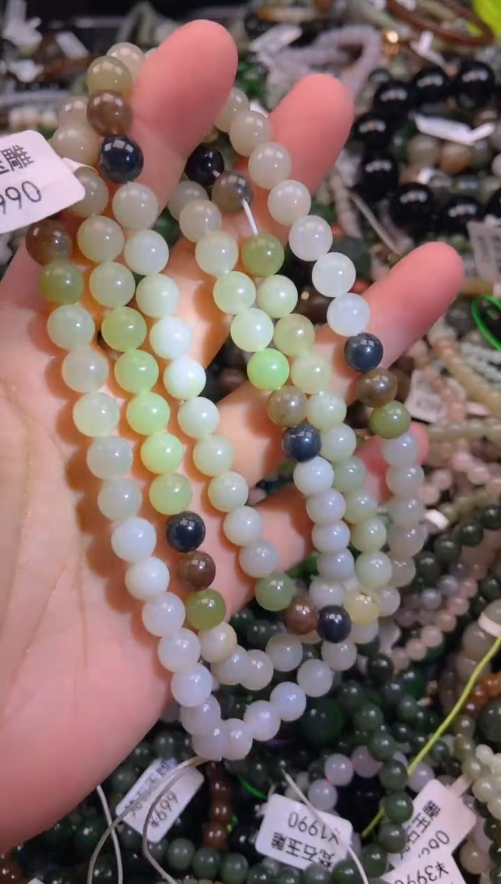 和田玉未镶嵌颈饰1