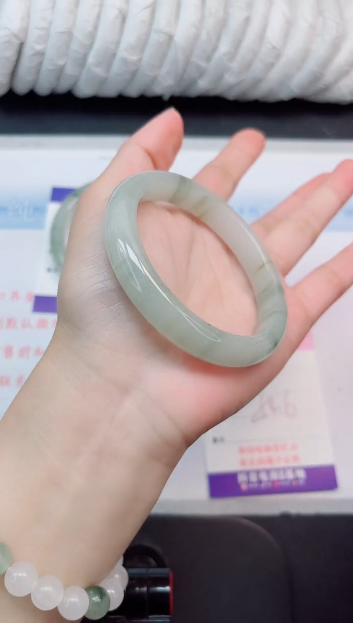 【闪购商品】石英质玉手镯未镶嵌50#54.6