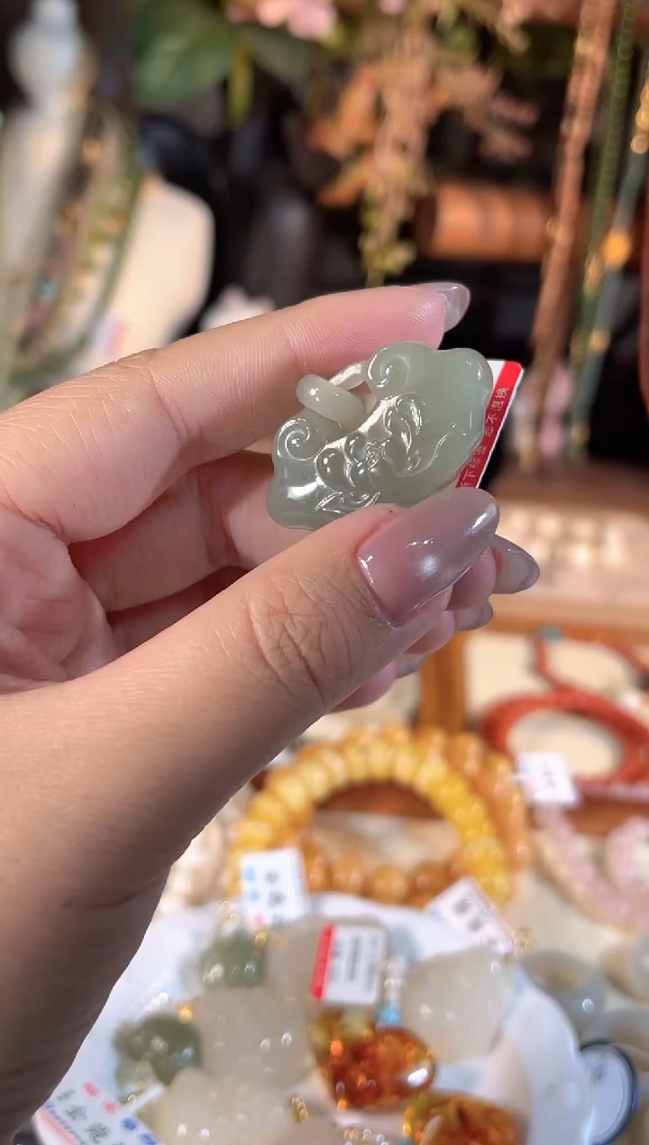 【闪购商品】和田玉吊坠(不含链)银S925镶嵌多样性发货其一