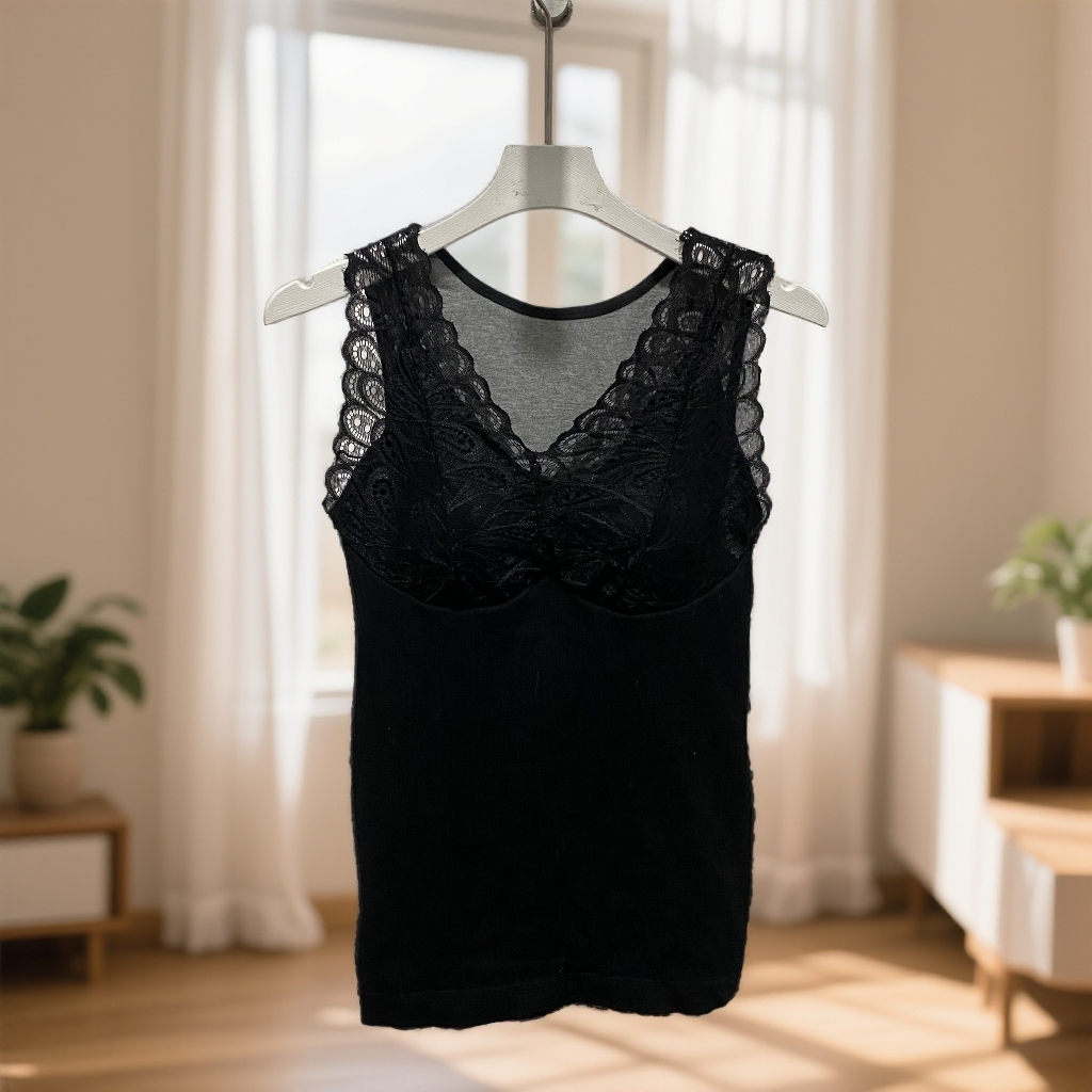 C137  时尚百搭蕾丝边吊带背心