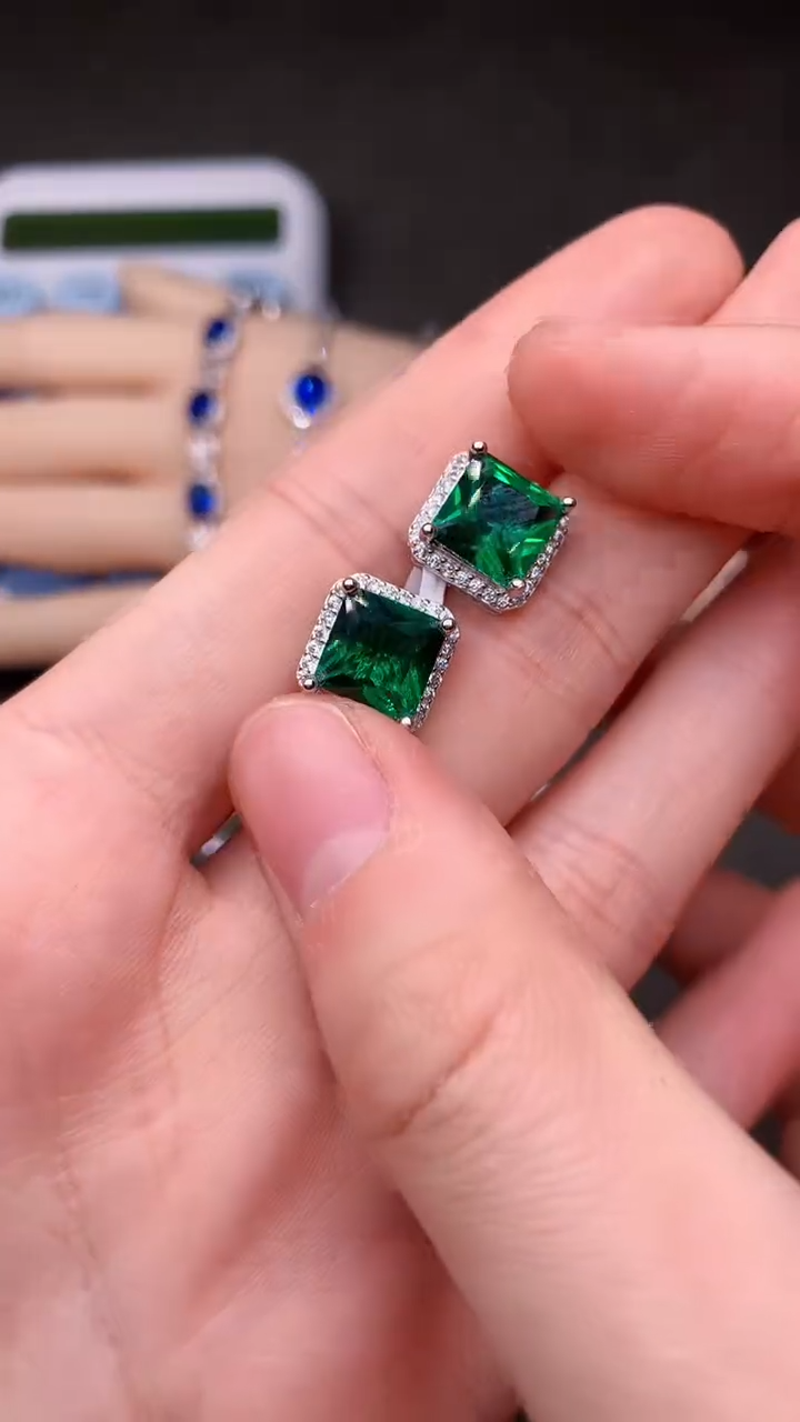 【闪购商品】绿色碧玺耳饰银S925镶嵌.........