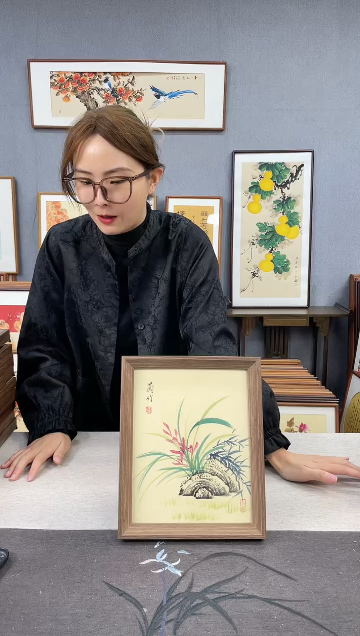 【闪购商品】国画10寸-23*29摆台书法作品-兰花