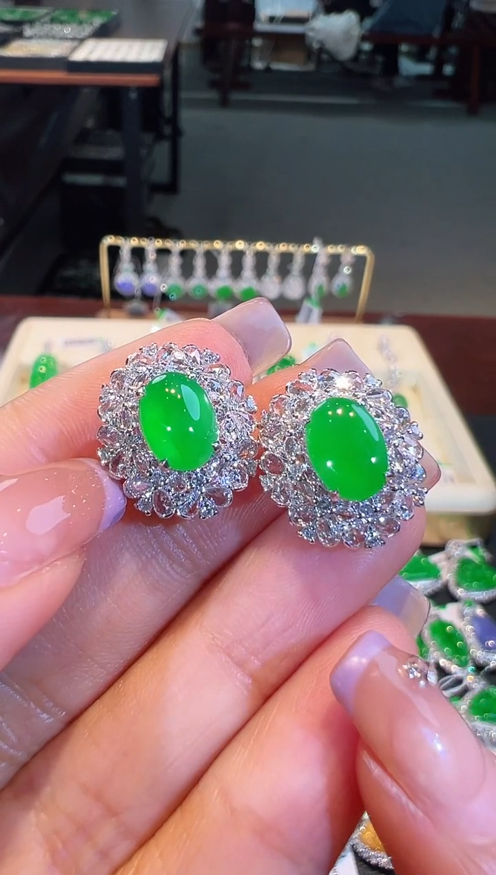 【闪购商品】翡翠耳饰18K金镶嵌翡翠