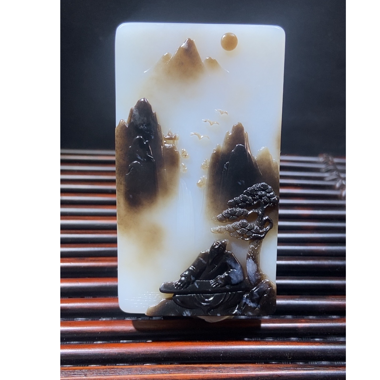 精品和田玉山水牌手工俏色巧雕精雕